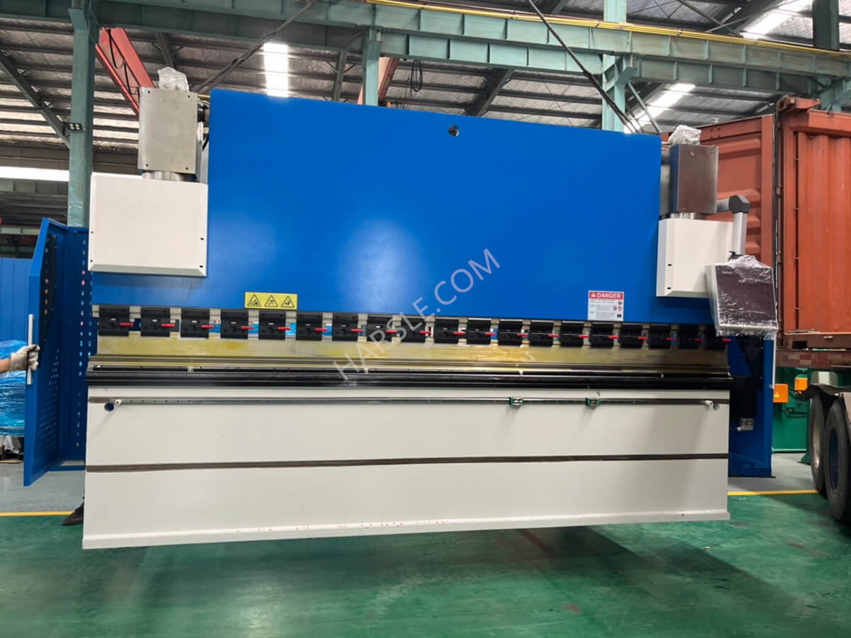 Neukaledonien-WE67K-200000 CNC Hydraulic Press Brake (3)