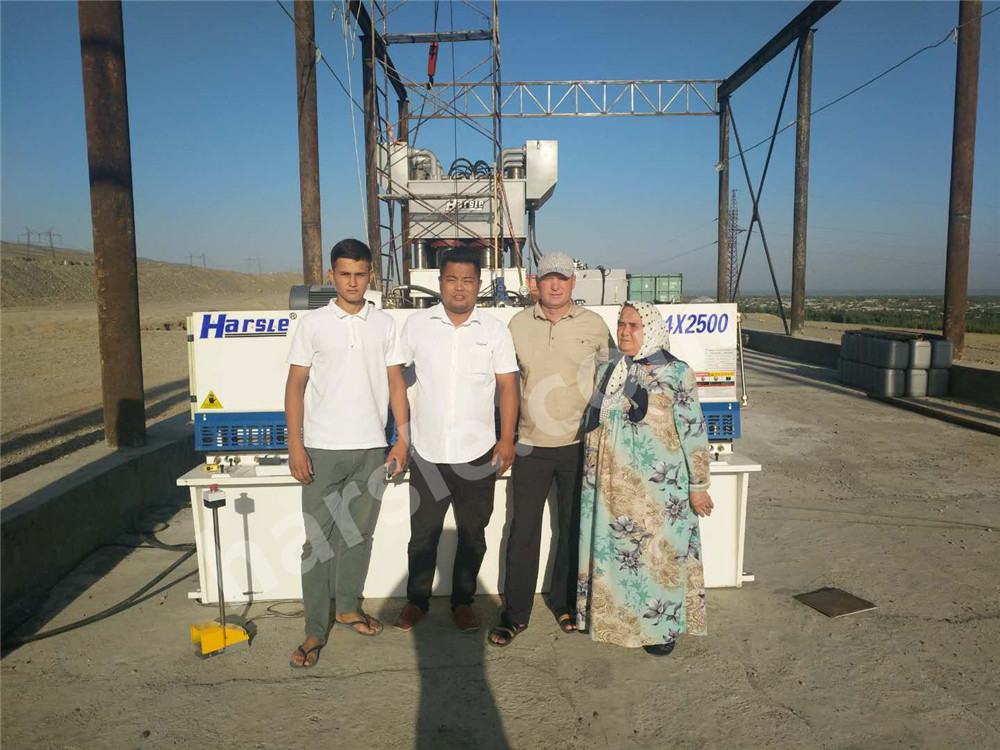 HARSLE Türprägemaschine in Usbekistan (4)