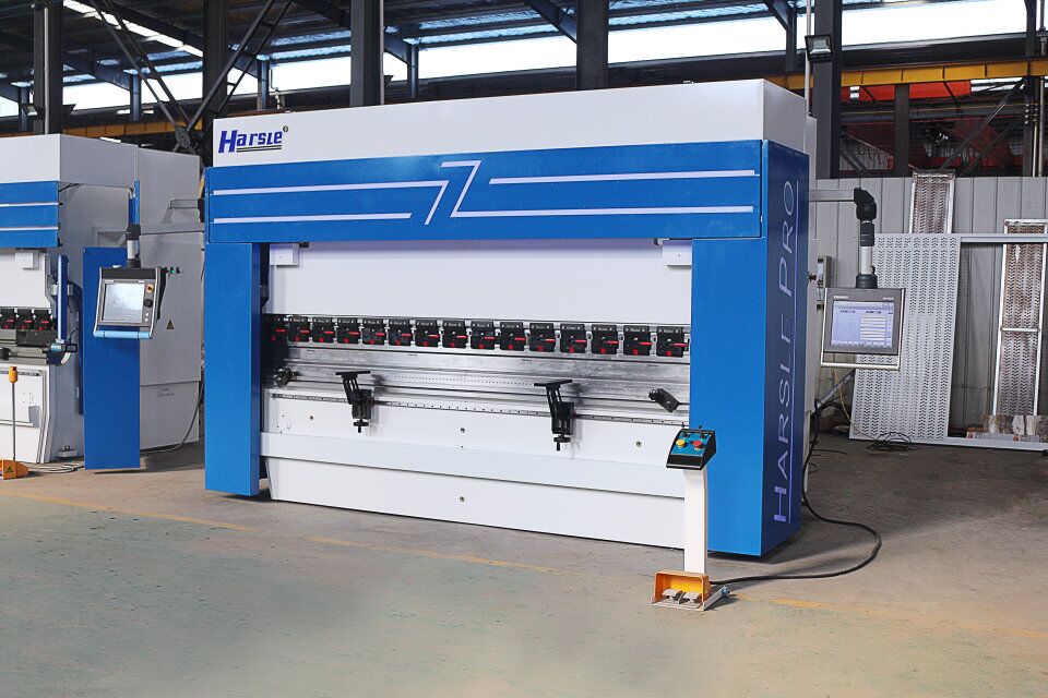 CNC Hydraulic Press Brake mit DA-58T wurde in Russland installiert