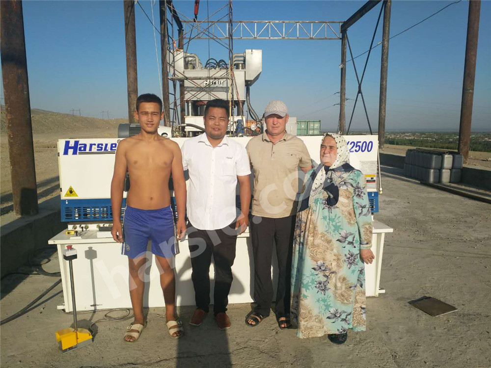 HARSLE Türprägemaschine in Usbekistan (1)