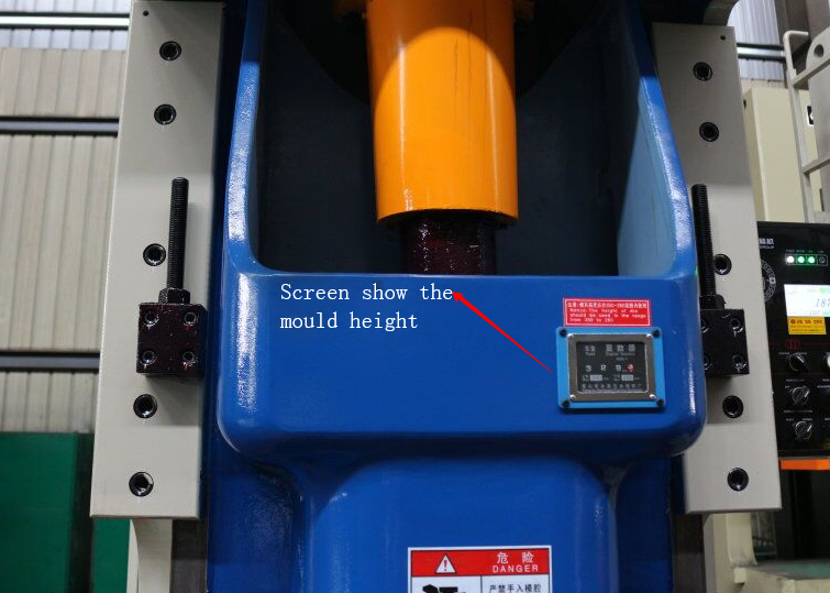 Kraftpressmaschine